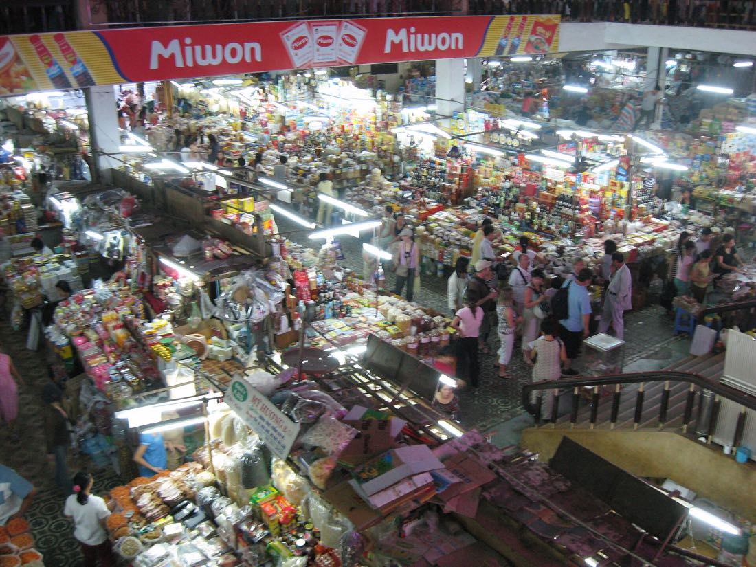 Stalls inside Han Market in central Da Nang